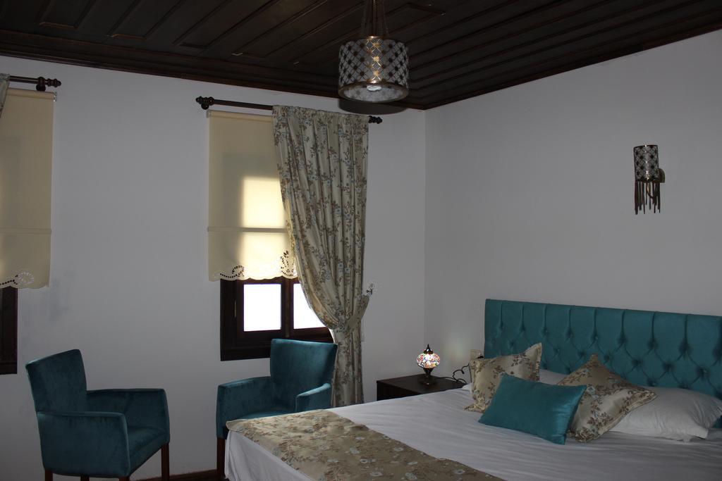 Faik Bey Konagi Bed and Breakfast Golyazi Habitación foto